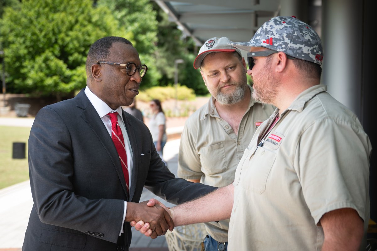 Wolfpack At Work tweet media