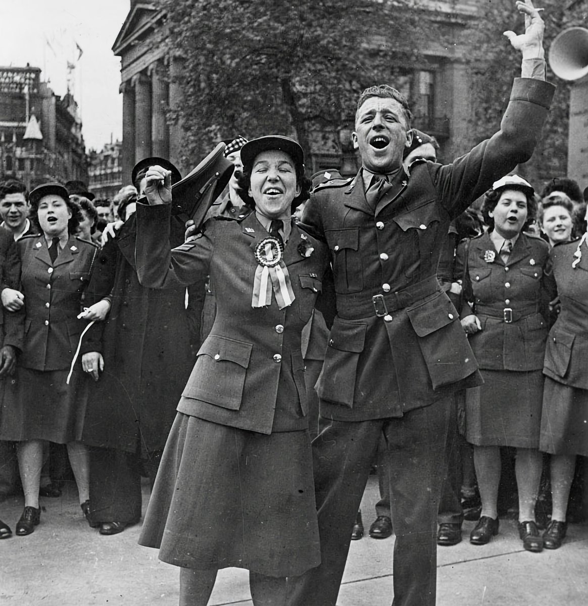 🇬🇧 Honouring #VEDay80 🇬🇧

Remembering those who gave everything for peace and freedom and who embody Service Above Self—a value Rotary lives by every day. 

Celebrate VE Day by turning remembrance into action to create a world worthy of their legacy

rotarygbi.org/join/