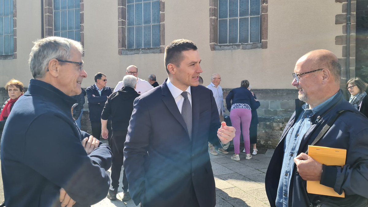 david_valence's tweet photo. Un 8 mai plein d’émotion, 
anniversaire d’une victoire de la lumière 
sur les ténèbres, que j’ai vécu 
dans mon village d’origine, à Docelles, 
dans les Vosges bien sûr. 

#8mai1945 #vosges #docelles https://t.co/dNgctLfQC7