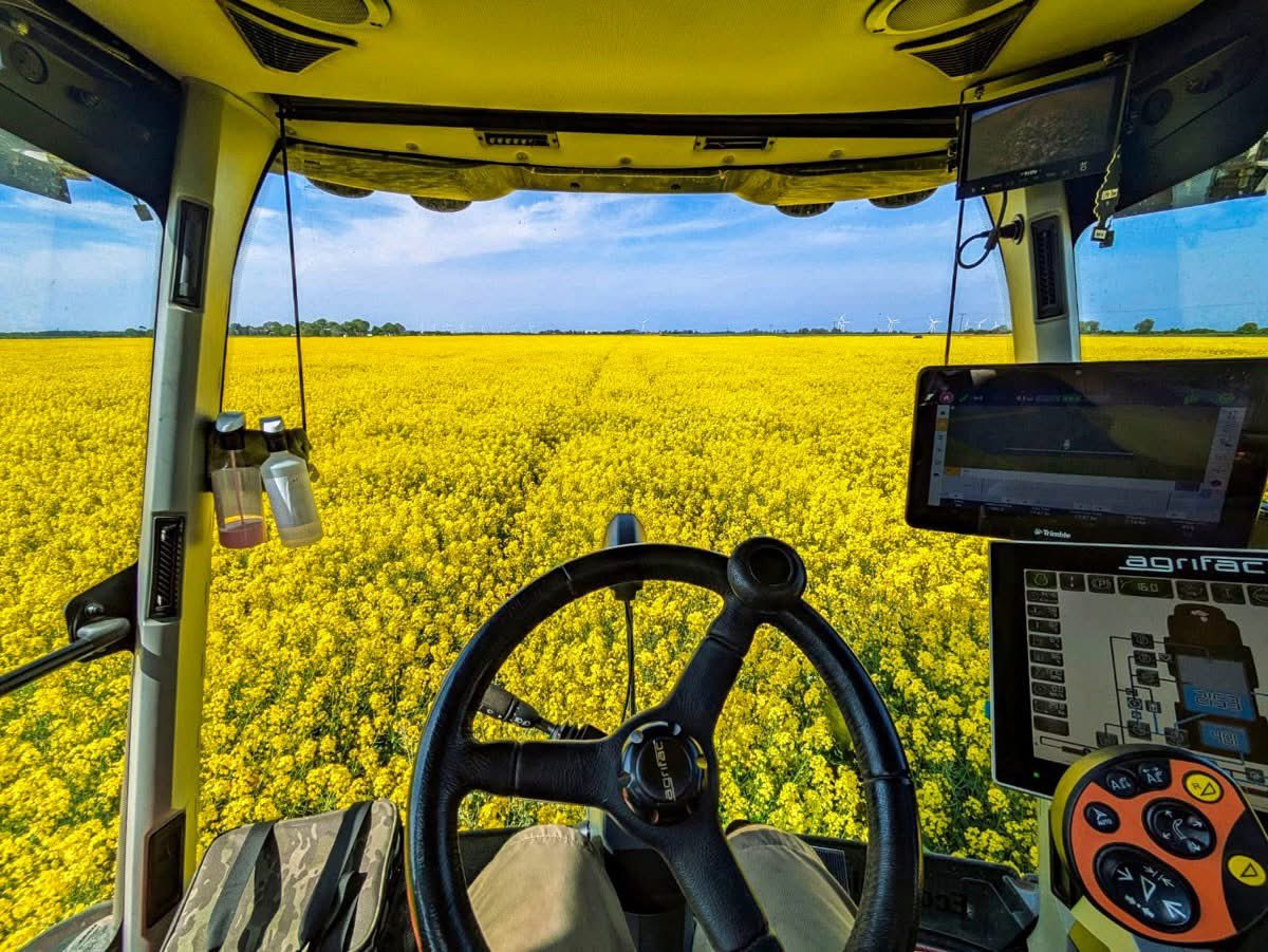 We’ve been out applying mid-flower fungicides to the oilseed rape last week — a key timing to protect against sclerotinia and maintain crop health through flowering.

#Rockscape #BritishFarming #OSR