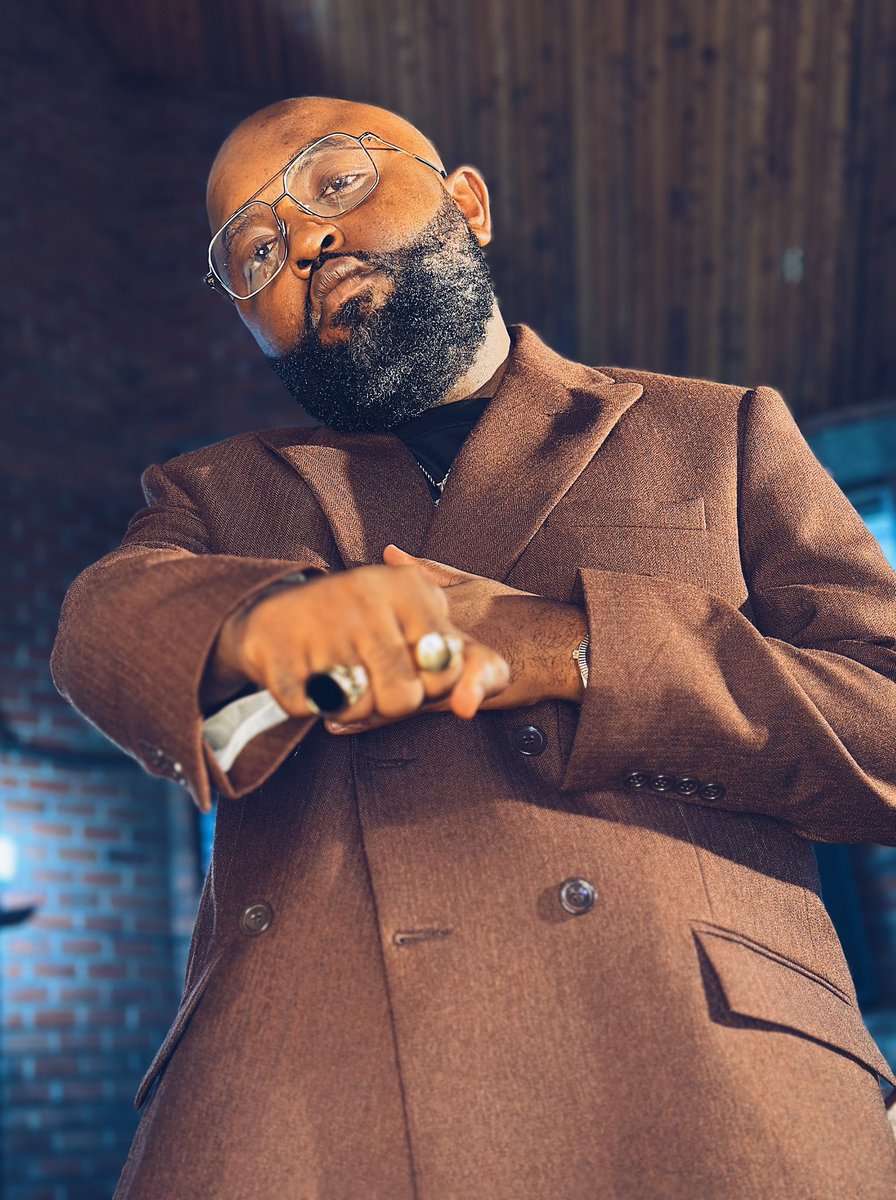 mojishortbabaa's tweet image. maisha yangu yote mimi nimekuona
Ukicome through for me!

Suit by @gjeymavazi 

#maishayangu Out tommorow!
#chezagospel