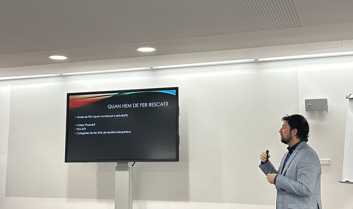 SCU (@scurologia) on Twitter photo La darrera ponència a càrrec del Dr Pol Servian de <a href="/hgermanstrias/">Hosp. Germans Trias</a> ens posa al dia sobre l’estudi i el maneig actual de la recidiva del càncer de pròstata després de la radioteràpia. Enhorabona per la presentació! La darrera ponència a càrrec del Dr Pol Servian de <a href="/hgermanstrias/">Hosp. Germans Trias</a> ens posa al dia sobre l’estudi i el maneig actual de la recidiva del càncer de pròstata després de la radioteràpia. Enhorabona per la presentació!