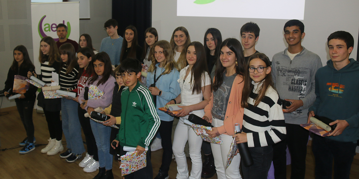 Arrasate literatur lehiaketen finalistak jakinarazi dira, sari banaketa asteartean:
mondraberri.eus/arrasate-liter…
#arrasateliteraturlehiaketak <a href="/AEDelkartea/">AEDelkartea</a> #finalistak #arrasate