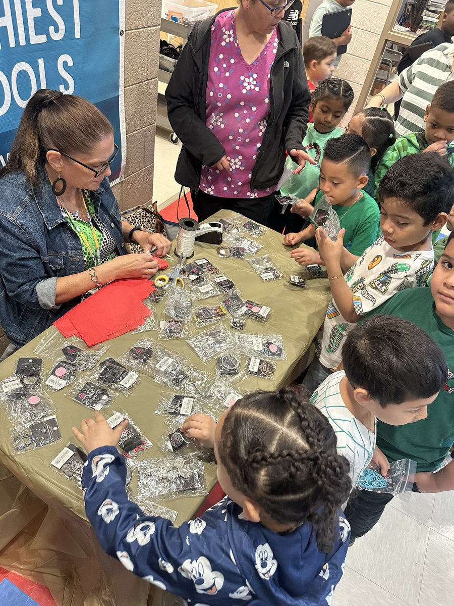 Gesireth Mariscal (@ms_mariscal) on Twitter photo Part 2 <a href="/CherokeeLane_ES/">Cherokee Lane ES</a> We hosted an amazing event celebrating the mother figures who love, support, and go the extra mile for their children. 💐 Huge thanks to our staff for the support & to Brighter Bites for leading a meaningful workshop! #MothersDay #Community #BrighterBites Part 2 <a href="/CherokeeLane_ES/">Cherokee Lane ES</a> We hosted an amazing event celebrating the mother figures who love, support, and go the extra mile for their children. 💐 Huge thanks to our staff for the support & to Brighter Bites for leading a meaningful workshop! #MothersDay #Community #BrighterBites