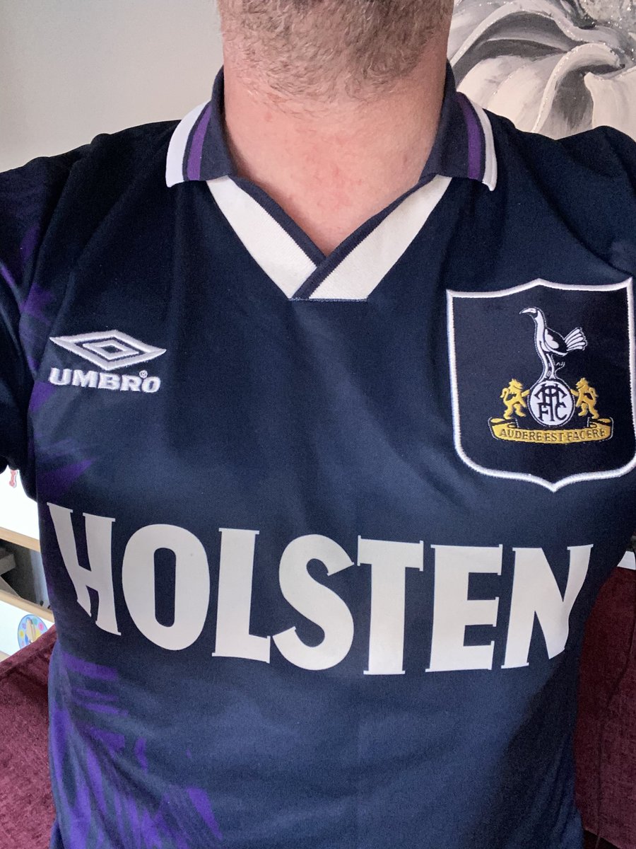 Ferno Fearon (@ferndogger1) on Twitter photo Chosen attire for tonight’s match.. I usually go Holsten white or yellow in big games.. feeling <a href="/J_Klinsmann/">J_Klinsmann</a> & <a href="/DarrenAnderton/">Darren Anderton</a> vibes! Have the green shirt but no attachment to it! I’ll take a win, I’ll take a draw, I’ll take a 1 goal defeat.. #COYS #YIDS #SPURS #UEL Chosen attire for tonight’s match.. I usually go Holsten white or yellow in big games.. feeling <a href="/J_Klinsmann/">J_Klinsmann</a> & <a href="/DarrenAnderton/">Darren Anderton</a> vibes! Have the green shirt but no attachment to it! I’ll take a win, I’ll take a draw, I’ll take a 1 goal defeat.. #COYS #YIDS #SPURS #UEL
