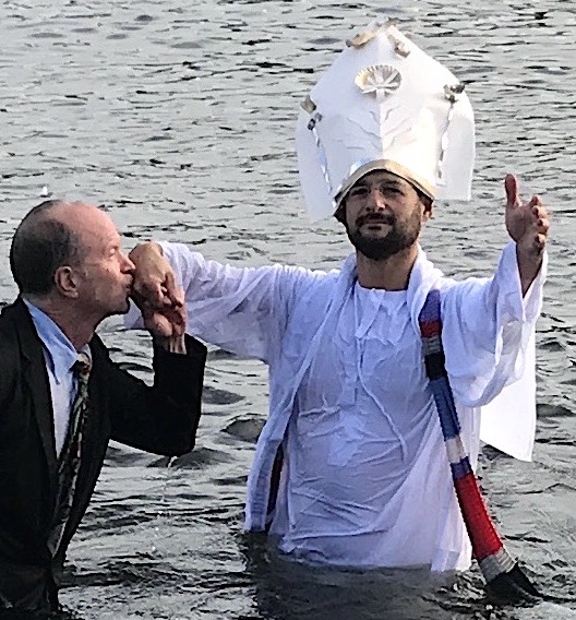 Holy water 15.5 Air 10
Habemus Papam. Omnes foras!