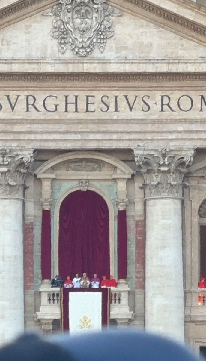 È stata una grande emozione ascoltare in Piazza San Pietro il primo discorso di Papa Leone XIV. Pace, giustizia e carità: le parole del Santo Padre infondono alla comunità di noi fedeli e all’umanità intera la speranza di cui tutti sentiamo un immenso bisogno.
#leoneXIV