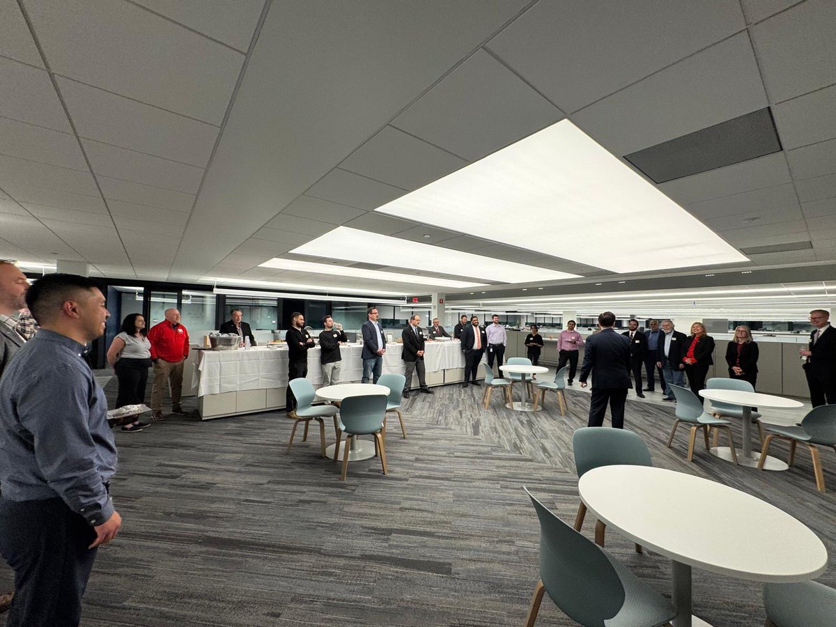 A few days ago, HNTB welcomed NJIT President Dr. Teik Lim at its newly renovated office in Parsipanny. About a quarter of the NJ employees are graduates of NJIT, and HNTB has been a longtime supporter and sponsor for events by NJIT ASCE and more 👏🌟