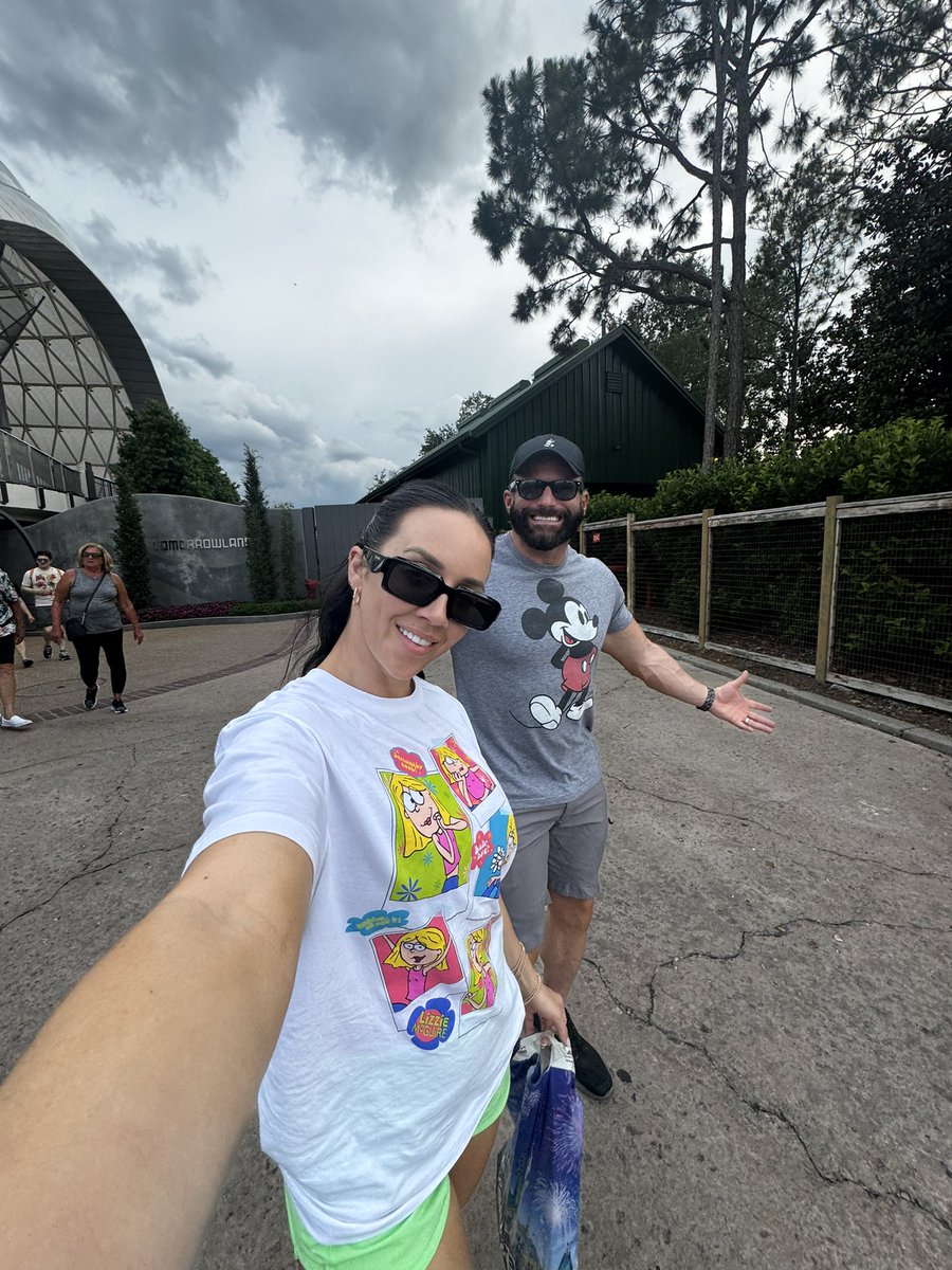 CHELSEA GREEN tweet media