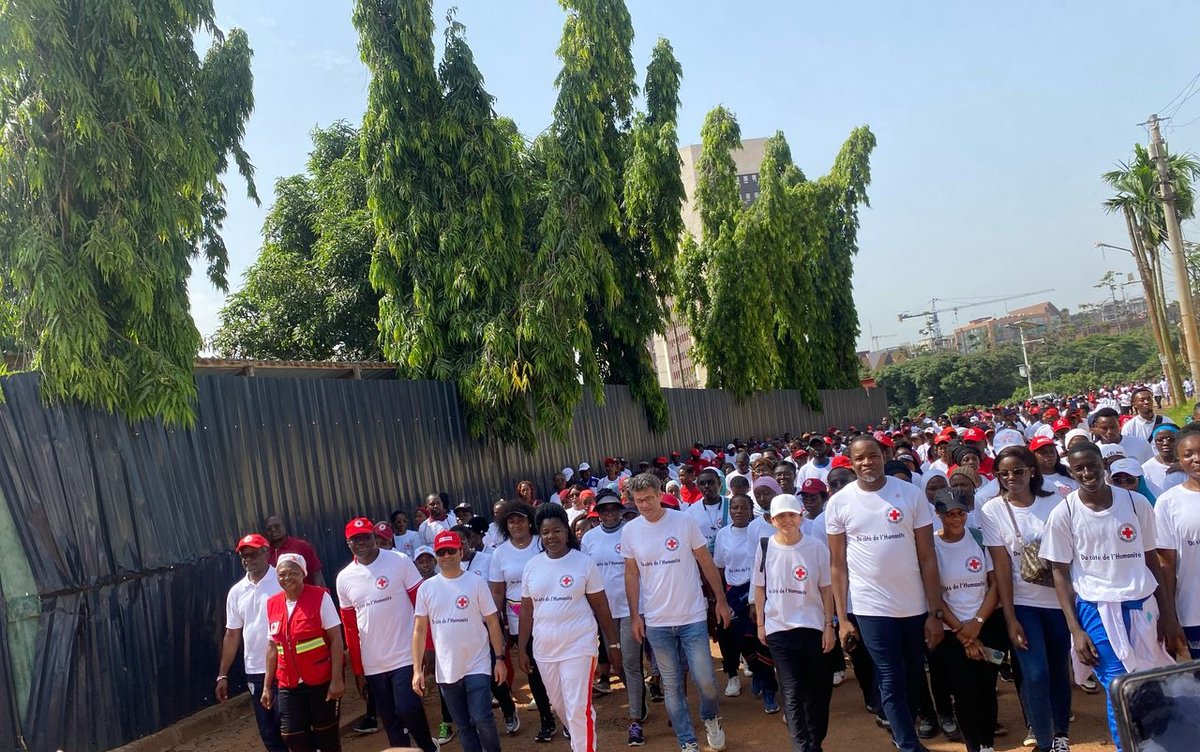 Après une semaine d'activités au Siège National et dans les Comités Départementaux de la Croix-Rouge Camerounaise, j'ai présidé ce jour là célébration de la 78e édition de la Journée Mondiale de la Croix-Rouge et du Croissant-Rouge, en présence des partenaires du Mouvement.