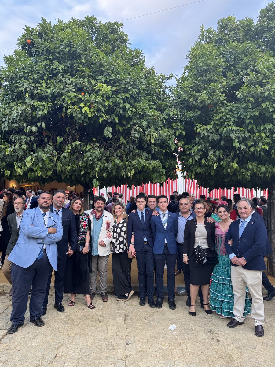 Nuestra Asociación en la recepción del ⁦<a href="/Ayto_Sevilla/">Ayuntamiento de Sevilla</a>⁩ #feria2025