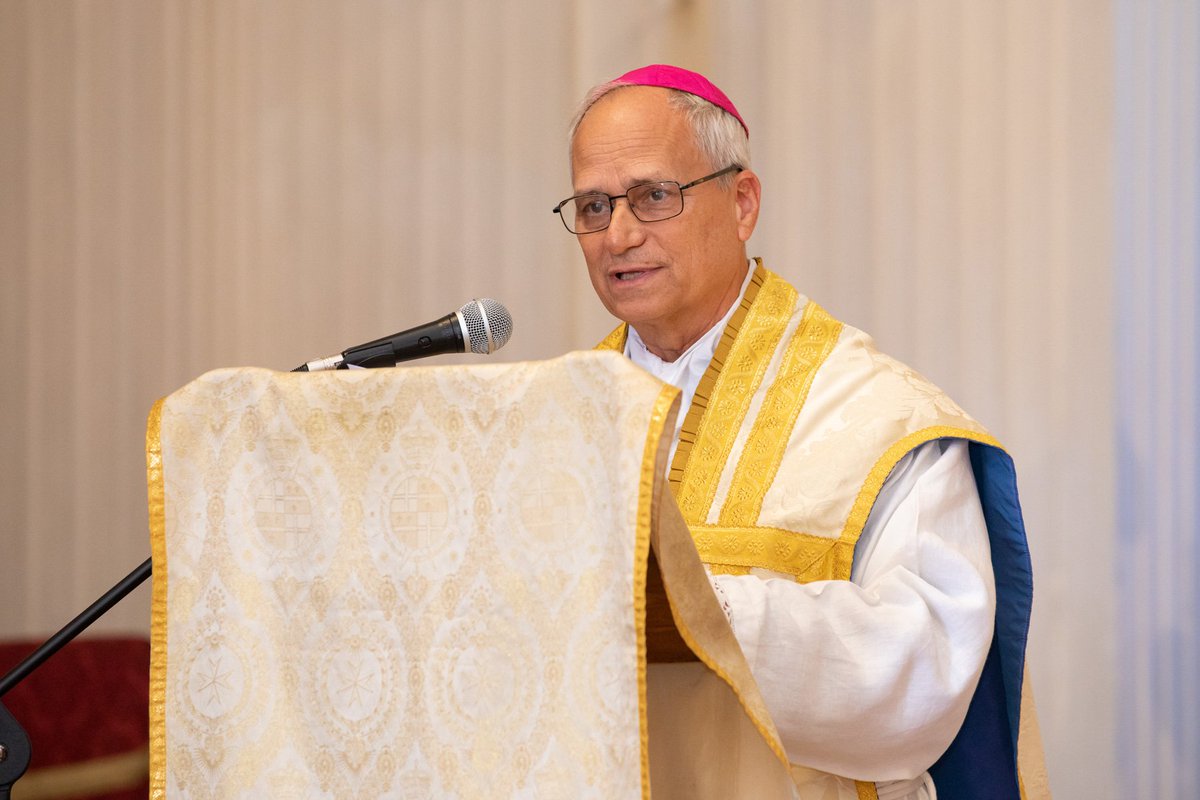 OREMUS PRO PONTIFICE NOSTRO LEO

DOMINUS CONSERVET EUM, ET VIVIFICET EUM, ET BEATUM FACIAT EUM IN TERRA, ET NON TRADAT EUM IN ANIMAM INIMICORUM EIUS