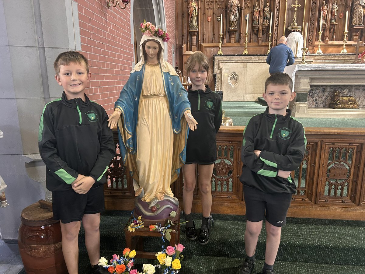 Some of our Mini Vinnies joined our Parish to crown Mary. We will be carrying on this beautiful tradition tomorrow as we walk in procession around our school grounds.