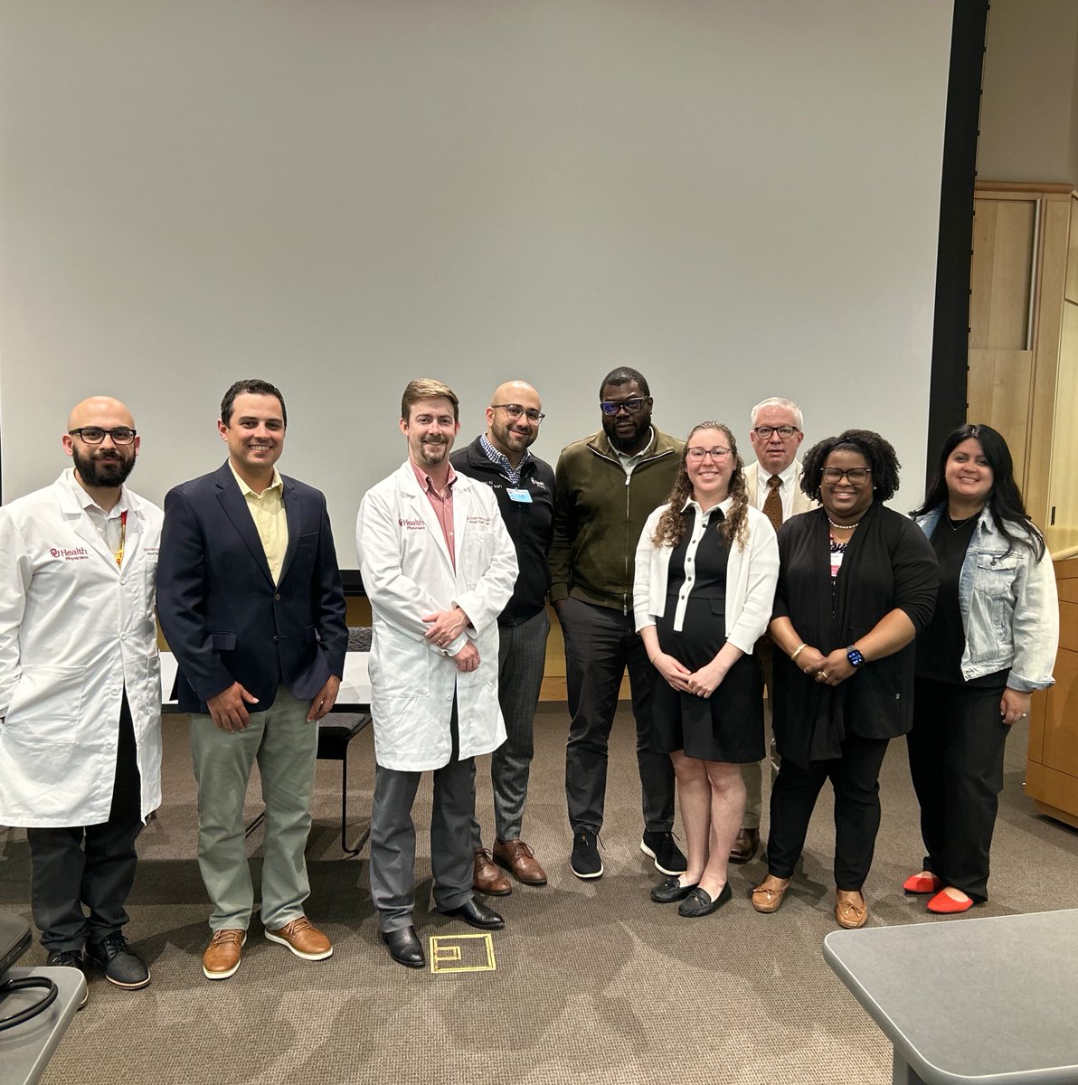 We were honored to host Dr. Laura Drudi as our Visiting Vascular Surgery Professor.  Thank you, Dr. Drudi, for sharing your time, expertise, and insights with our team. 

#MedicalEducation #surgery