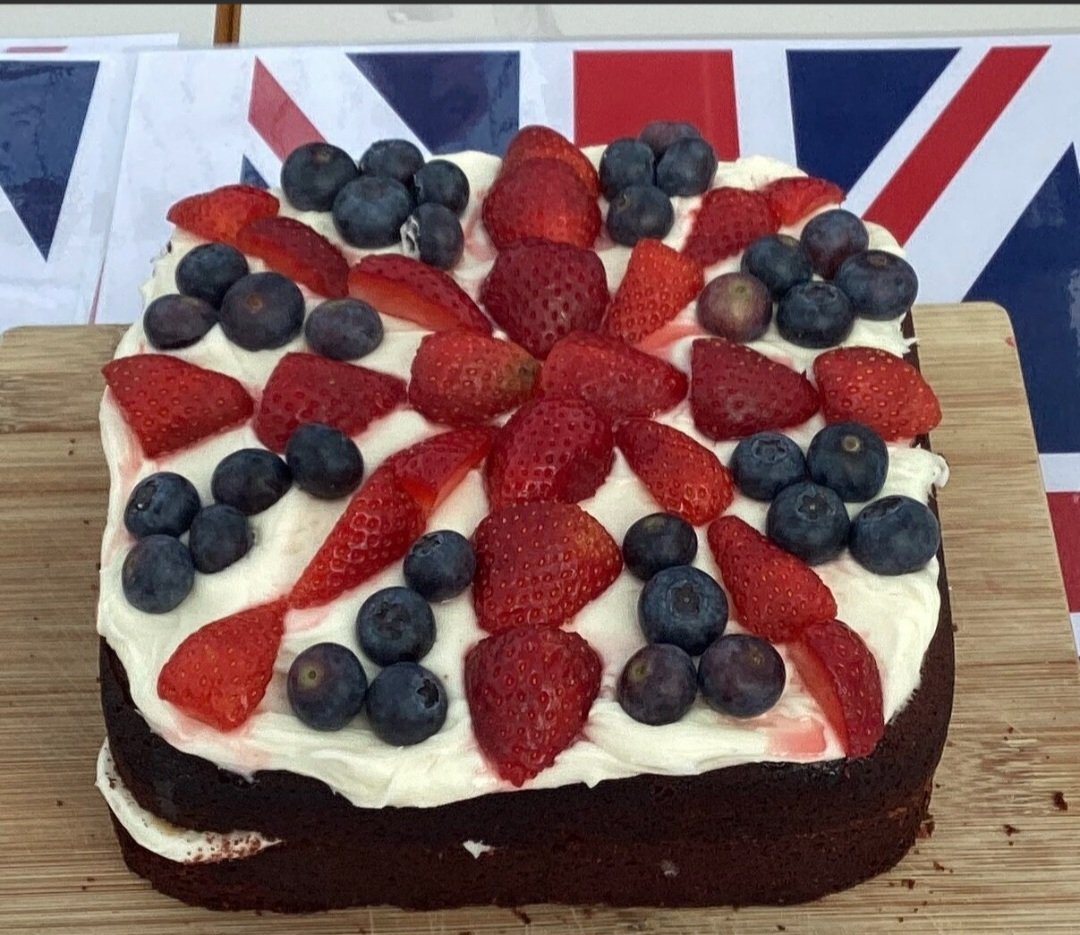 More pictures of our Ks4 students celebrating VE day this morning. Thank you to all the staff for organising and taking part, to ensure we could all celebrate and make the day for our students 🇬🇧