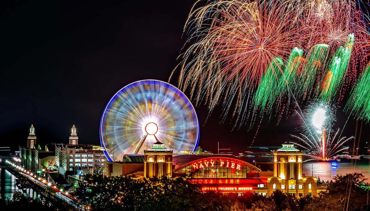 ☀️𝙎𝙪𝙢𝙢𝙚𝙧 𝙏𝙞𝙢𝙚 𝘾𝙝𝙞𝙘𝙖𝙜𝙤☀️

✅Fountain Flowing🌊
✅River Walking🚶
✅Fireworks Popping🎆

#PutTheBallDown🌊🏈