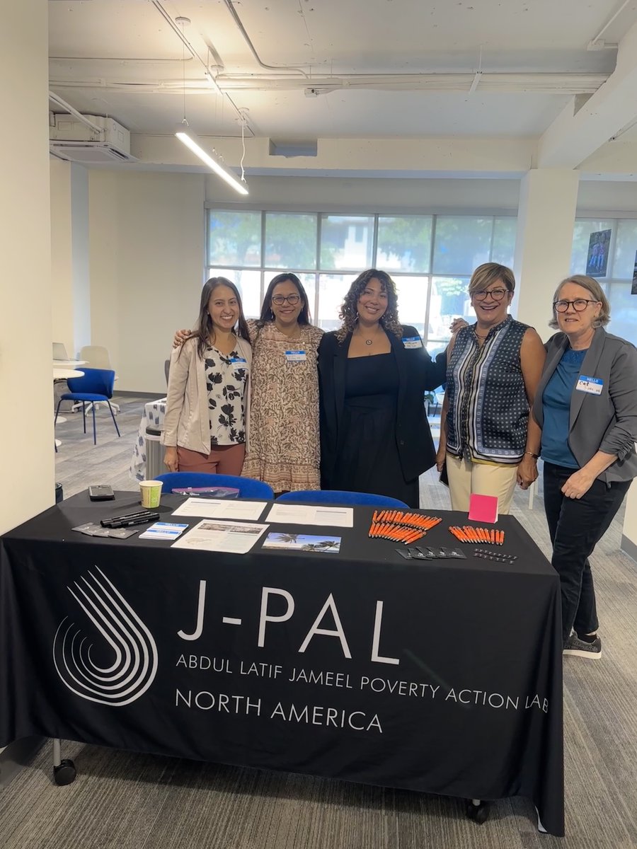 J-PAL North America (@jpal_na) on Twitter photo El mes pasado, el personal de <a href="/JPAL_NA/">J-PAL North America</a> impartió una capacitación sobre los pasos para llevar a cabo evaluaciones de impacto en Puerto Rico, además de tener conversaciones interesantes con los participantes. Conozca más sobre nuestro trabajo en Puerto Rico: j-p.al/PuertoRico El mes pasado, el personal de <a href="/JPAL_NA/">J-PAL North America</a> impartió una capacitación sobre los pasos para llevar a cabo evaluaciones de impacto en Puerto Rico, además de tener conversaciones interesantes con los participantes. Conozca más sobre nuestro trabajo en Puerto Rico: j-p.al/PuertoRico