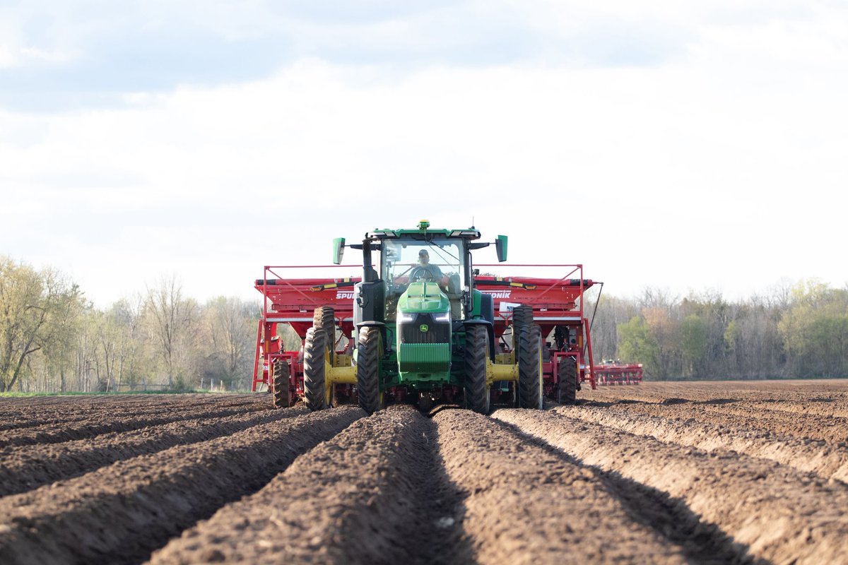 Huron Tractor Ltd (@hurontractorltd) on Twitter photo Taking potato planting to the next level. Check out this 9520R with custom-built ridger + 8R tractors pulling Ontario’s first Spudnik 8906 planters: SFRTK, Active Implement Guidance, Surepoint Sentinel 2000 rate controller. See more: facebook.com/share/p/1C5BPX…
<a href="/HT_Precision/">HT PRECISION</a> #Plant25 Taking potato planting to the next level. Check out this 9520R with custom-built ridger + 8R tractors pulling Ontario’s first Spudnik 8906 planters: SFRTK, Active Implement Guidance, Surepoint Sentinel 2000 rate controller. See more: facebook.com/share/p/1C5BPX…
<a href="/HT_Precision/">HT PRECISION</a> #Plant25