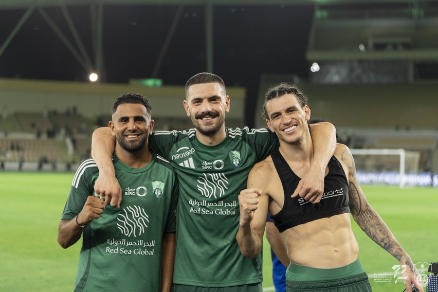 اهلاوي يتابعني اردها له 💚🤍

اقسم بالله بردها لكل اهلاوي 💚💚🤍

حب #الاهلي يجمعنا 💚💚💚💚🤍
#الاهلي