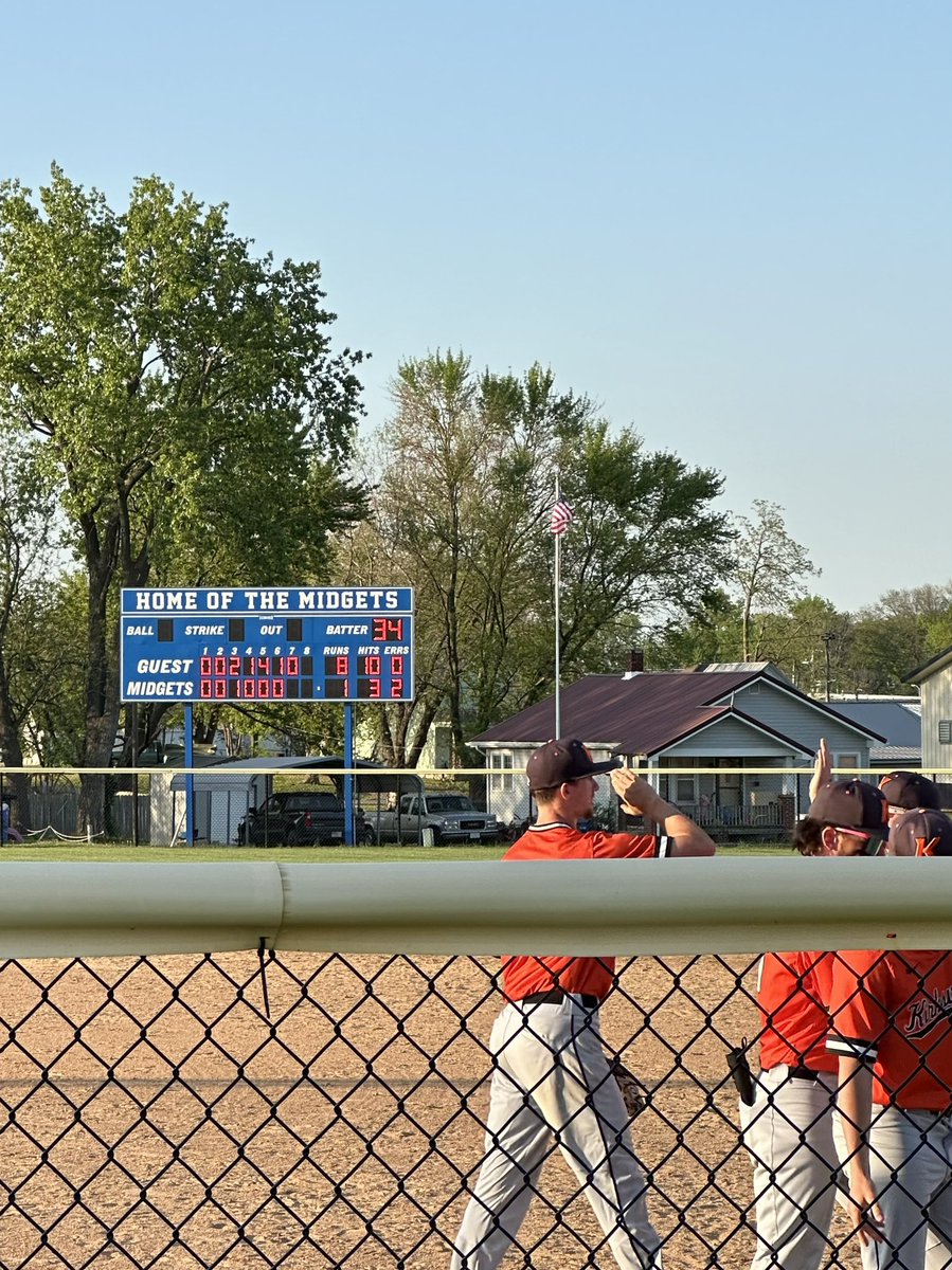 The Tigers with a big win over class 2, state ranked Putnam Co!