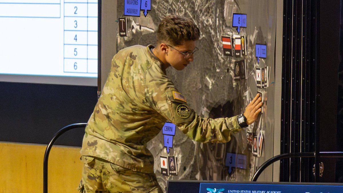 8BDEArmyROTC's tweet image. Last week, #RangerChallenge teams from @PLUNEWS &amp;amp; @UCSB were at @WestPoint_USMA during the grueling 48-hour competition of physical and mental toughness. Great work!

📸 @ArmyROTC. 

Can&apos;t wait to see who represents the #CadetsOfTheWest next year! ⚔️