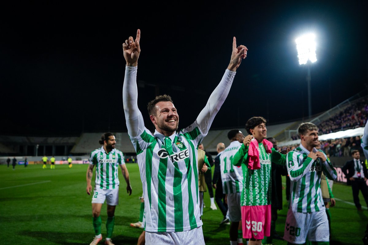 💚🐂🤍

Polivalencia al servicio de las 𝐭𝐫𝐞𝐜𝐞 𝐛𝐚𝐫𝐫𝐚𝐬.