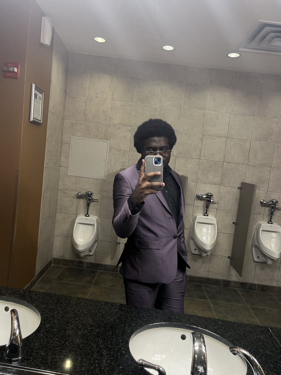mercurialcomet's tweet image. Showing out for my mother at this award ceremony