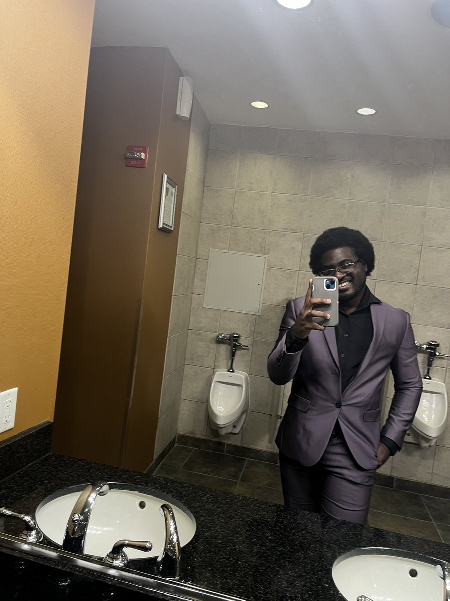 mercurialcomet's tweet image. Showing out for my mother at this award ceremony