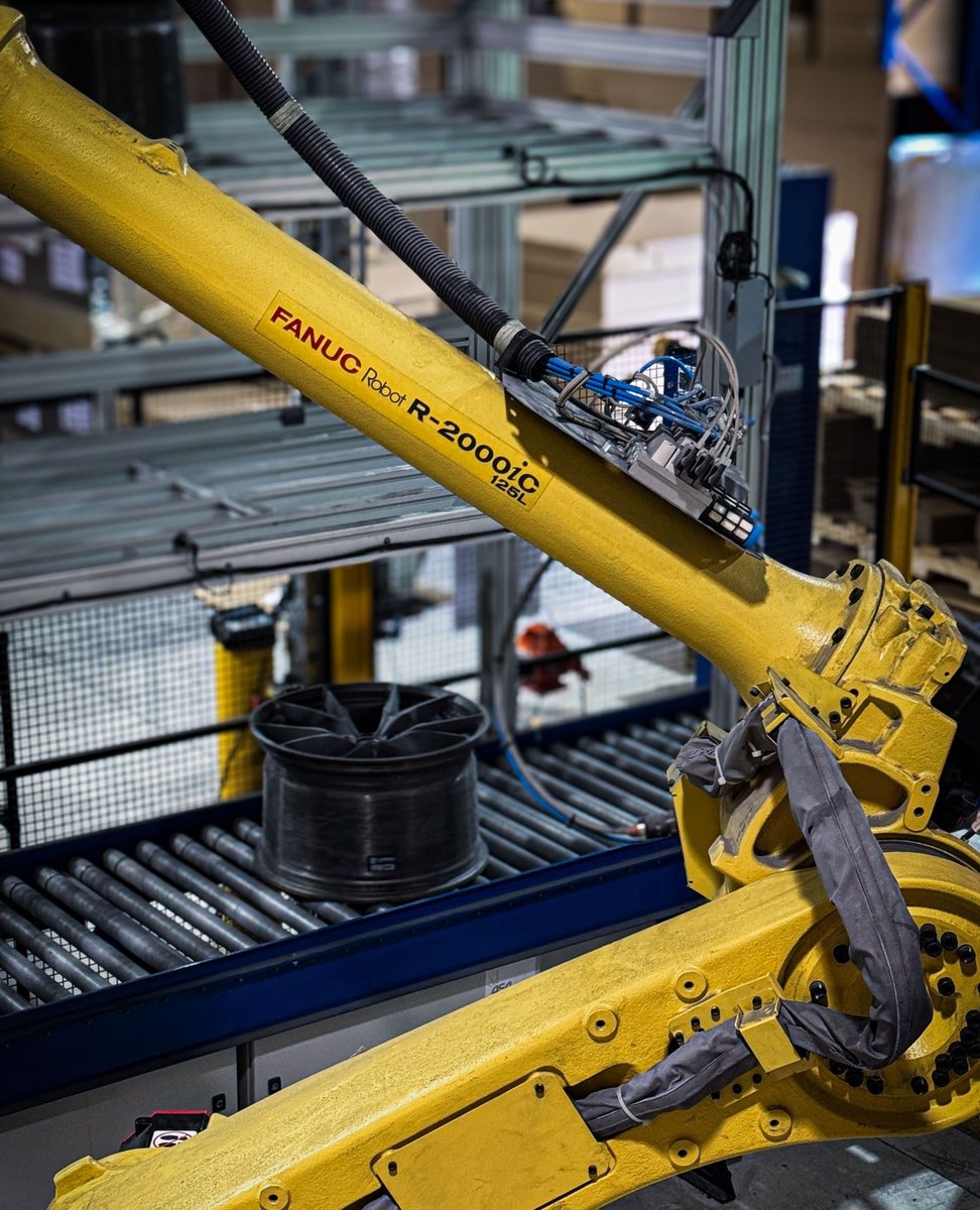 Carbon Revolution tweet media