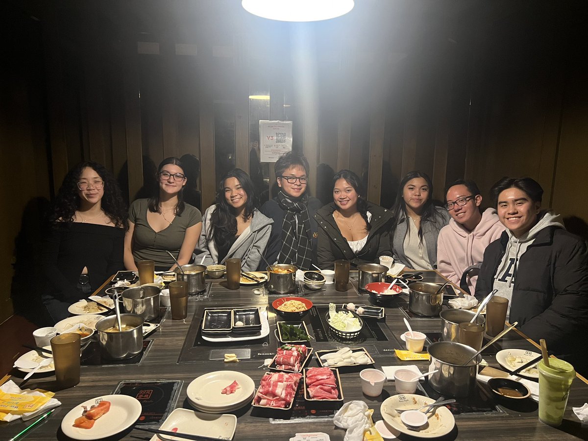 CMSV_SAMAHAN's tweet photo. Just some eboard bonding at hotpot https://t.co/Y0iLm5zTOU