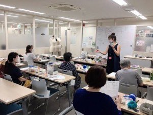 3738usagi's tweet photo. \６月１９日（木）はヴォーグ学園横浜校にて「クロバー1DAYレッスン」開催～パンチニードル3.5～/

話題の #パンチニードル を体験しよう！
#クロバー 1dayレッスン！ #ヴォーグ学園　横浜校にて開催！

https://t.co/M0Amj4A2wa

#横浜　#パフェプロジェクト  #体験レッスン https://t.co/PEj0xseDta