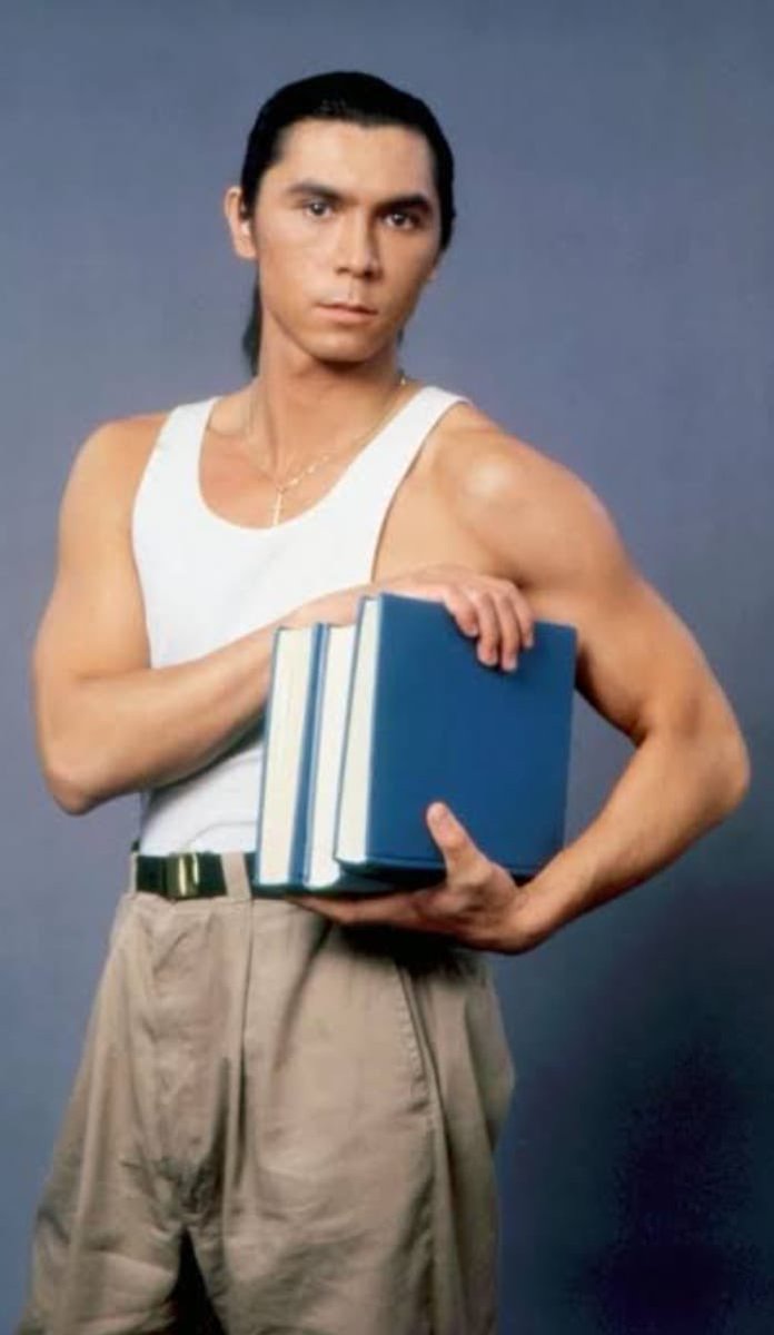 Tomorrows gig at Handlebar Bendigo is dedicated to 80s/90s Filipino-American b-grade film star 'Lou Diamond Phillips', who is very much still alive, but i just think deserves a nice show dedicated to him.