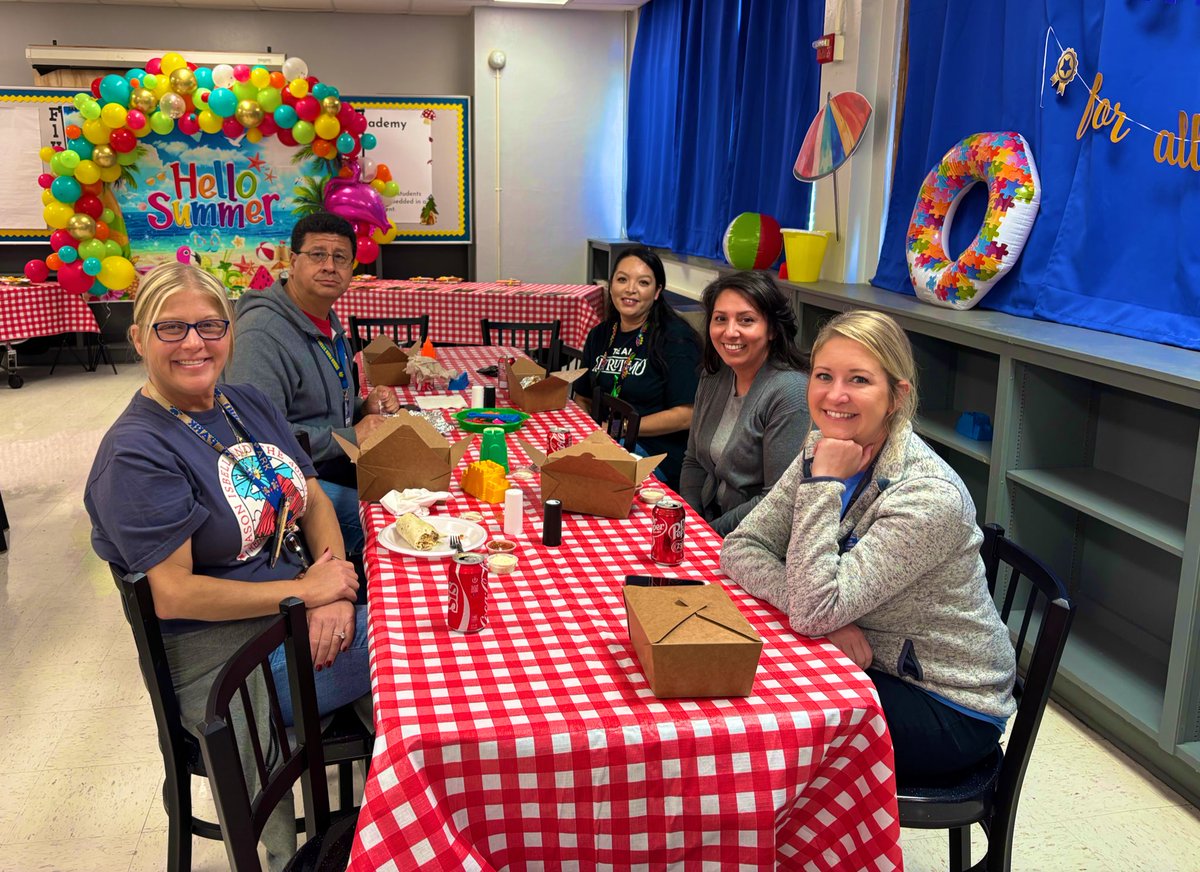 Sara McCasland (@smccasland23) on Twitter photo Our UPSA teachers and staff appreciated an amazing lunch from <a href="/ChilosoBistro/">Chiloso Bistro</a> for Teacher Appreciation Week! <a href="/LfalconLisa/">Lisa Falcon</a> <a href="/urbanparkes/">Urban Park STEAM Academy</a> <a href="/dallasschools/">Dallas ISD</a> <a href="/DallasISDSupt/">Dr. Stephanie S. Elizalde</a> @MRamirezDISD <a href="/THuittDISD/">Tiffany Huitt</a> Our UPSA teachers and staff appreciated an amazing lunch from <a href="/ChilosoBistro/">Chiloso Bistro</a> for Teacher Appreciation Week! <a href="/LfalconLisa/">Lisa Falcon</a> <a href="/urbanparkes/">Urban Park STEAM Academy</a> <a href="/dallasschools/">Dallas ISD</a> <a href="/DallasISDSupt/">Dr. Stephanie S. Elizalde</a> @MRamirezDISD <a href="/THuittDISD/">Tiffany Huitt</a>