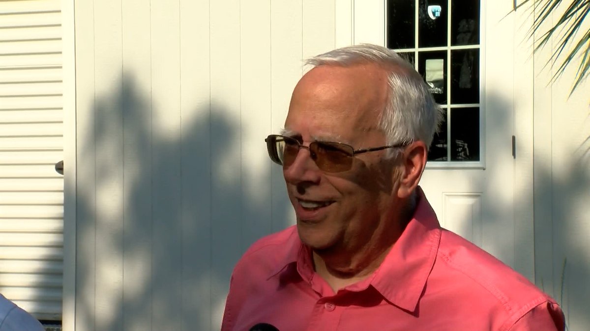 WFLA's tweet image. 'It's Rob!' Pope Leo XIV's brother, a Florida resident, says he had '1 in 3 chance of becoming pope' bit.ly/4jP7tPg