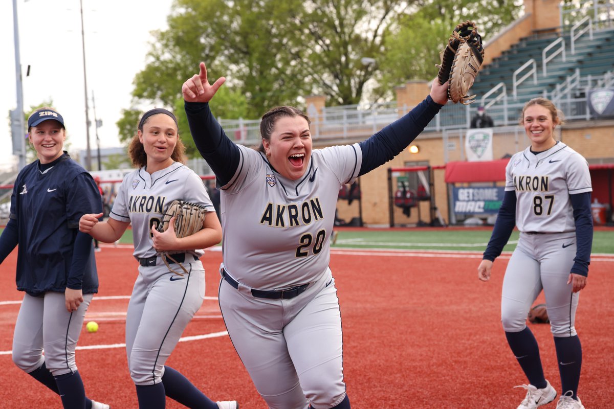 ZipsSB's tweet image. MAC Softball Tournament: Five Players Collect Multiple Hits in 6-4 Win Over NIU, Zips Advance to play No. 4 Ball State Rematch on Friday😤

📰 bit.ly/4dcMi7d

#GoZips🦘