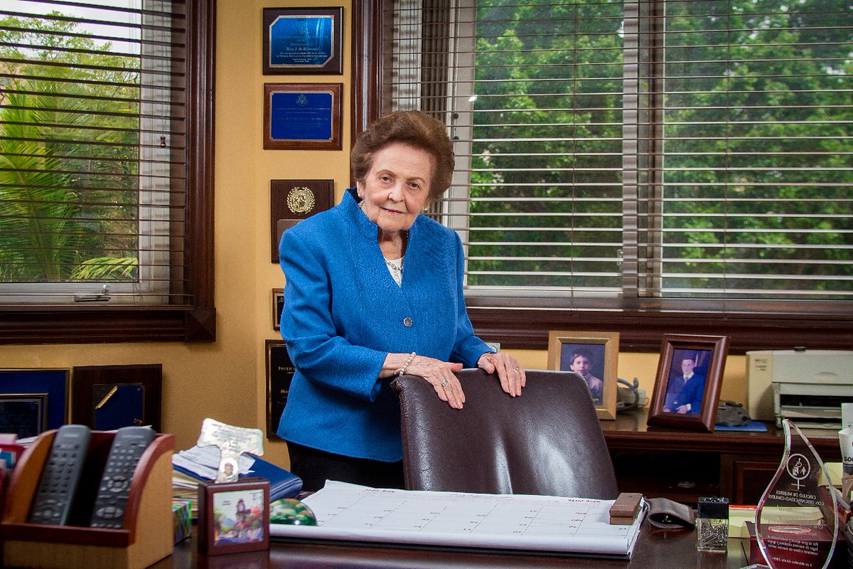 Rehabilita_RD's tweet photo. La Asociación Dominicana de Rehabilitación lamenta profundamente el fallecimiento de su fundadora y presidenta ad vitam, Mary Pérez Marranzini (1926 – 2025).

Ejemplo de entrega y compromiso, que dedicó su vida a la inclusión y al bienestar de cientos de miles de personas. Su legado permanece vivo en cada rincón de esta gran obra que fundó en 1963.

En honor a su memoria, les invitamos a rendir tributo con un aporte a Rehabilitación, en lugar de enviar coronas, como fue su expreso deseo.

Gracias, doña Mary. Su obra, Su amor y Su visión nos guiarán siempre.