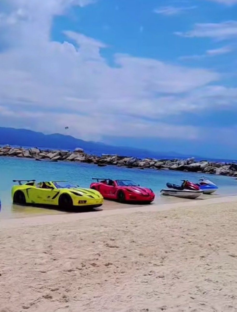 wandervisions's tweet photo. Beach ⛱️ Life Jamaica 🇯🇲 Exotic Jet Ski Cars 🚗 in Jamaica
#Jetski #jetcars #beachlife #Reggaeton https://t.co/yCQnlzPdDl