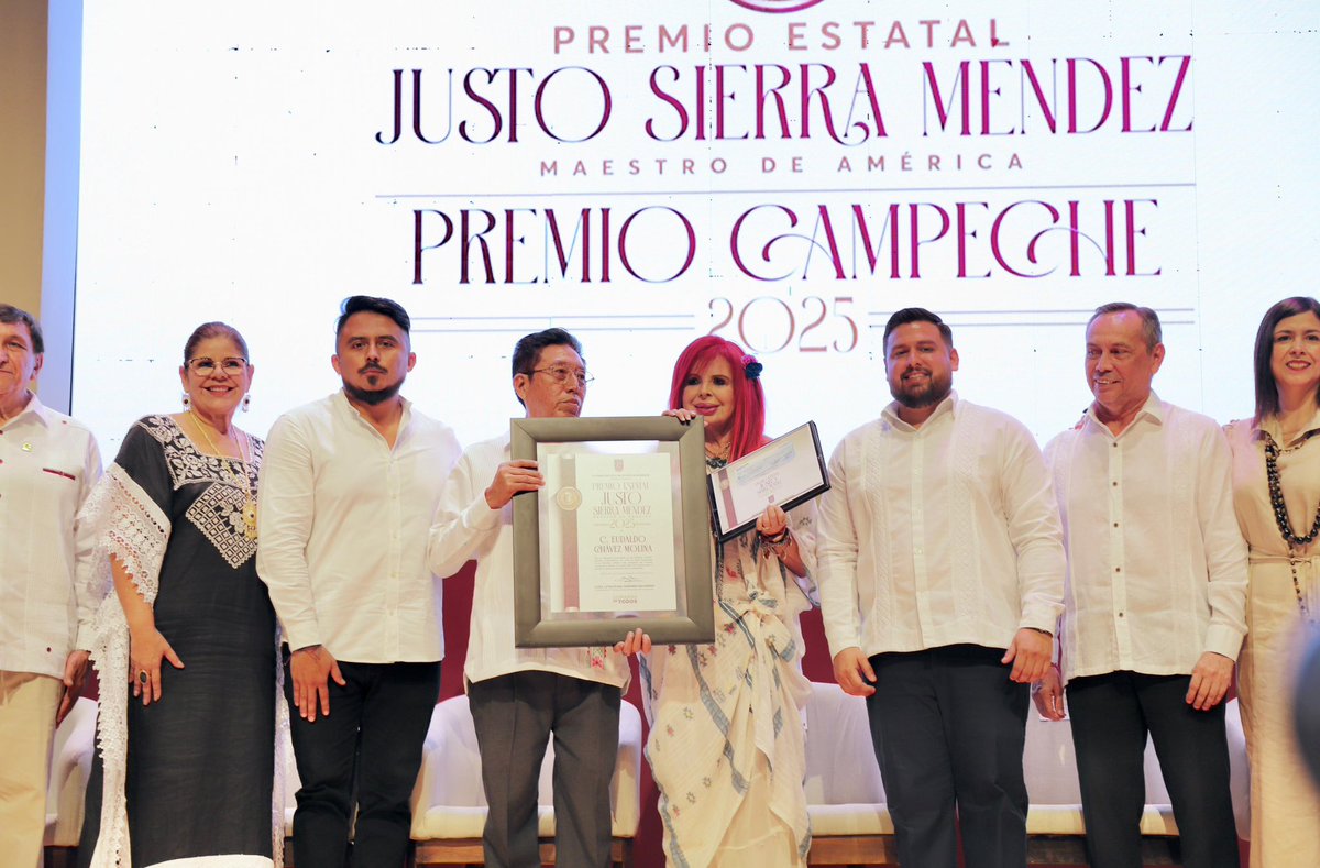 MartinaKantun's tweet image. El “Premio Campeche” y el Premio Justo “Sierra Méndez, Maestro de América” son las más altas distinciones que otorga el pueblo y los tres poderes de Gobierno a las campechanas y campechanos destacados en valores y acciones que contribuyan al engrandecimiento de Campeche.