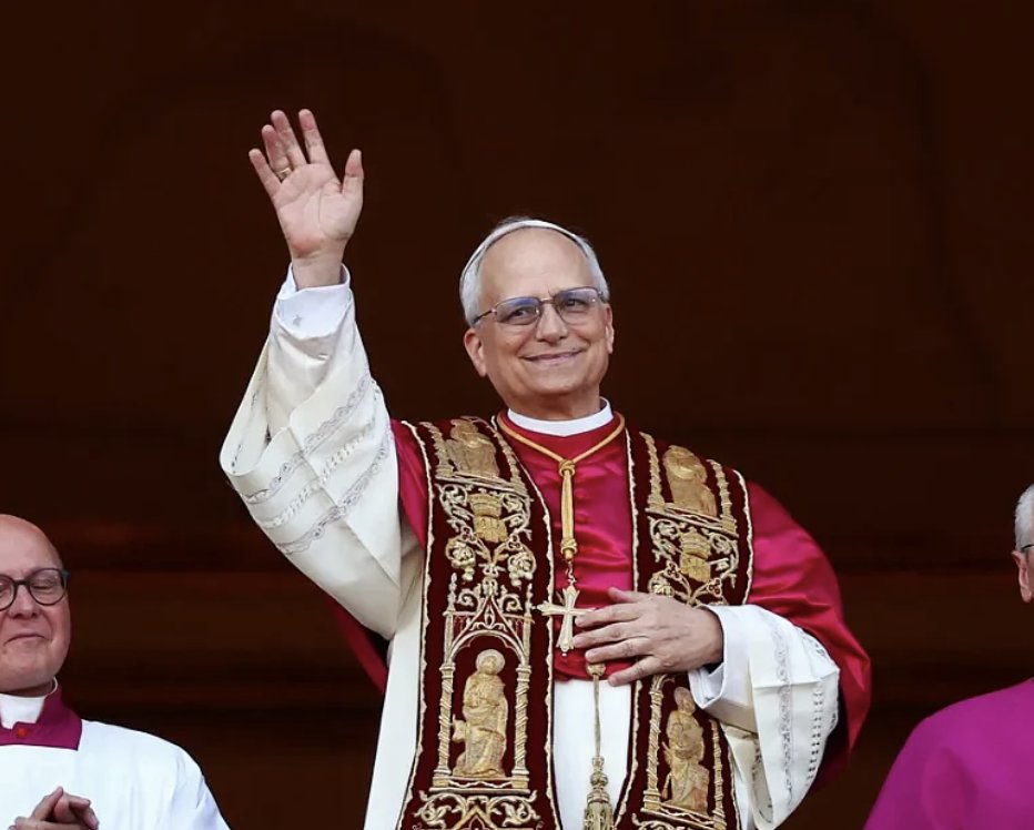 StAnthonysSE22's tweet image. Habemus Papam! We have a Pope! This evening, we join with our global family to welcome Pope Leo XIV, praying that he will guide and support us.  His message of peace, building bridges and of God&apos;s unconditional love resonates with us all.  @rcaoseducation @SBCATrust