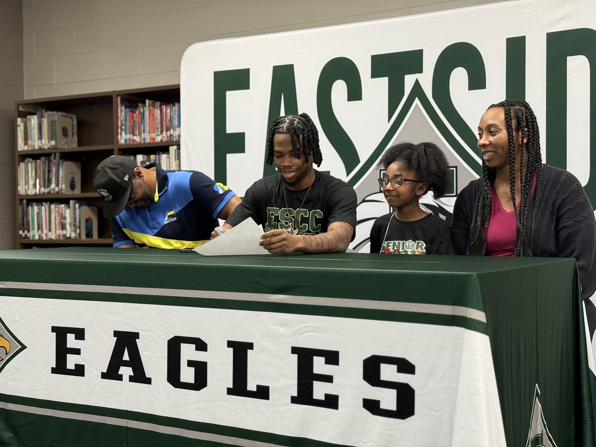 🚨 Damien “DJ” Davey (<a href="/DamienDavey10/">Damien Davey</a>) has signed to Enterprise State Community College in Alabama.