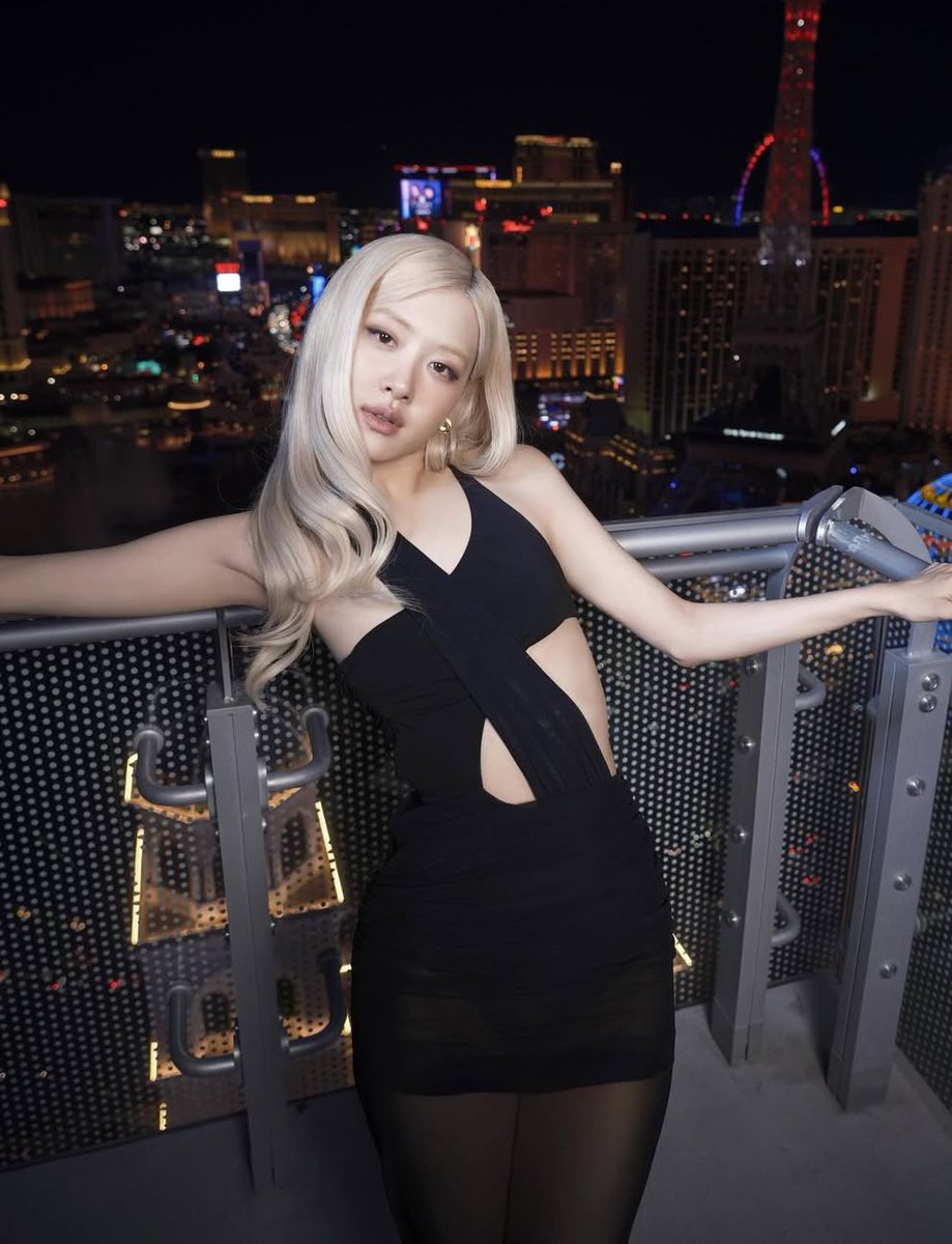 chaescvnty's tweet image. who just looks this gorgeous omg