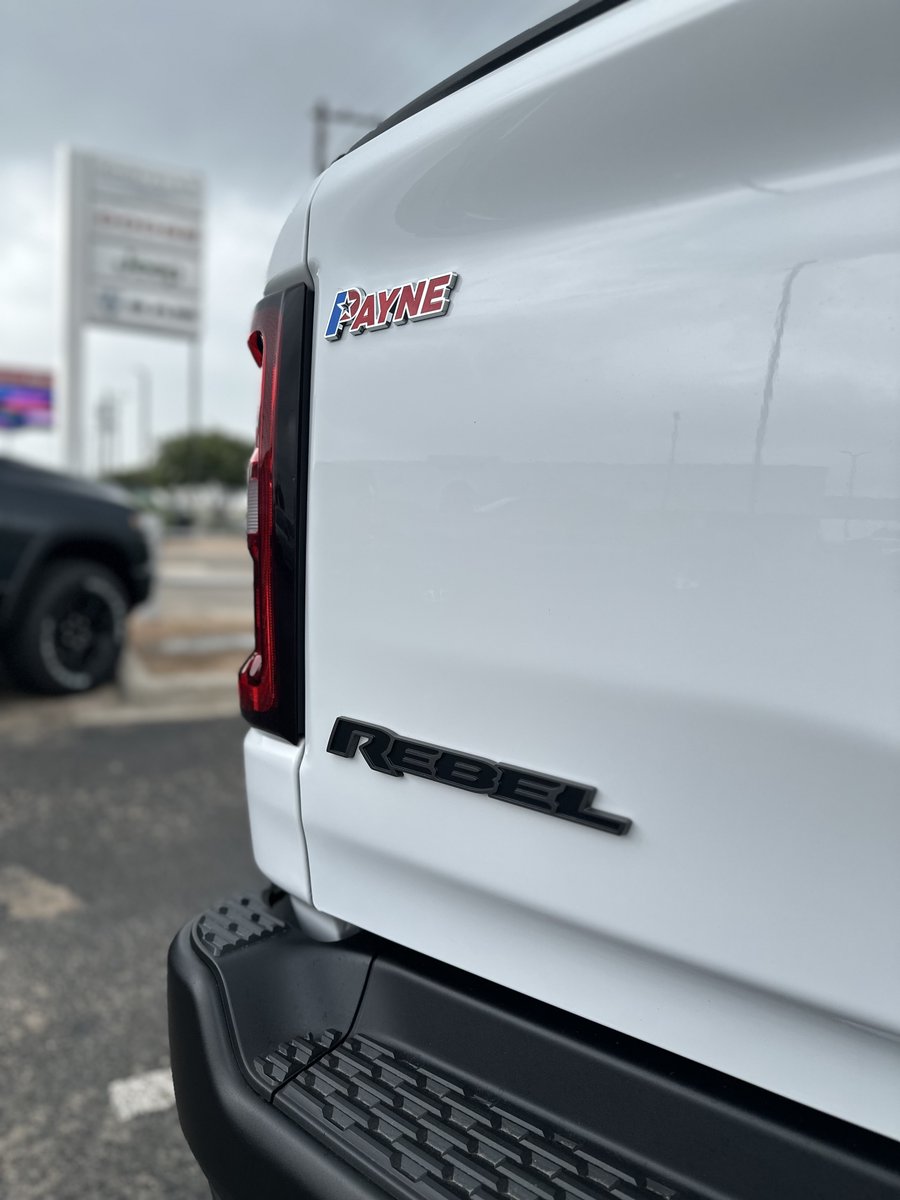 EdPayneCDJR's tweet image. 💪 Built to stand out.
This RAM Rebel doesn’t follow the rules — it breaks them.

📍 Only at Ed Payne CDJR
🔗 paynedodgechrysler.com/new-ram-weslac…

#RAMRebel #BuiltToStandOut #PayneAutoGroup #LoQueTuQuieresRegardless