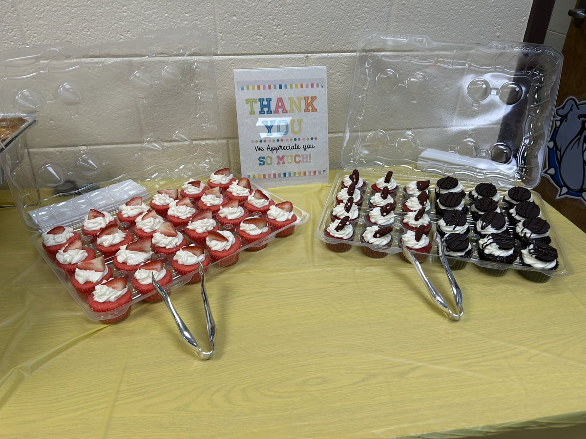Kine' Geathers (@kgeducator8) on Twitter photo Thank you to our parent, Mrs. Holman, who cooked a feast for the entire staff for Teacher Appreciation Week today. <a href="/AlchemistofEDU/">Samantha Atchison</a> Thank you to our parent, Mrs. Holman, who cooked a feast for the entire staff for Teacher Appreciation Week today. <a href="/AlchemistofEDU/">Samantha Atchison</a>