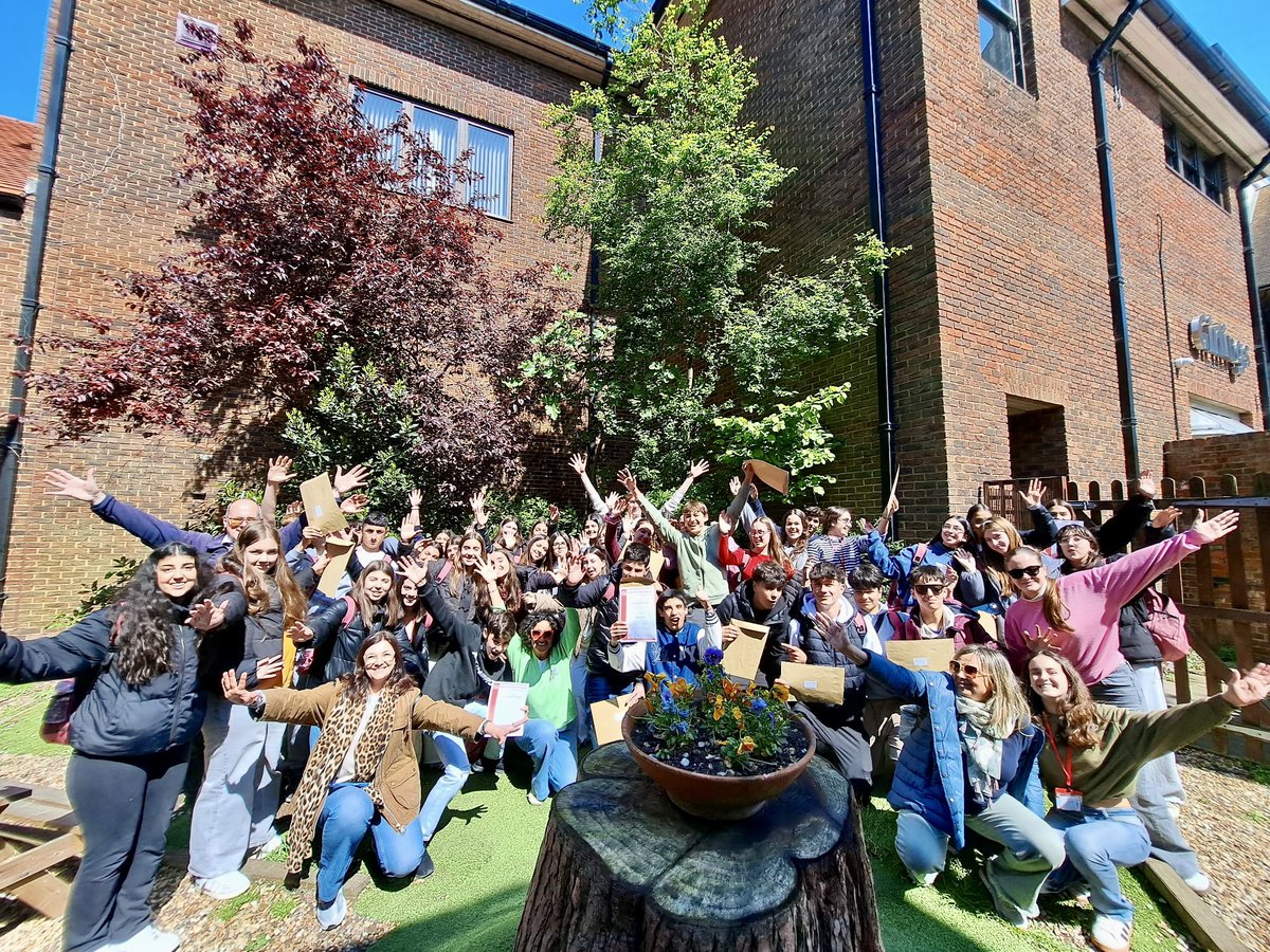 ColegioVirgenBlanca tweet media