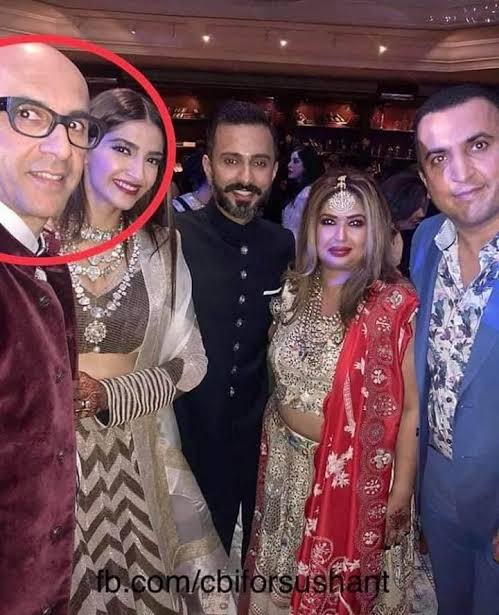 <a href="/AnilKapoor/">Anil Kapoor</a> Have you taken permission to post this from your Porki  friends, Aneel and Nabeel Musarrat??

#BoycottBollywoodCompletely