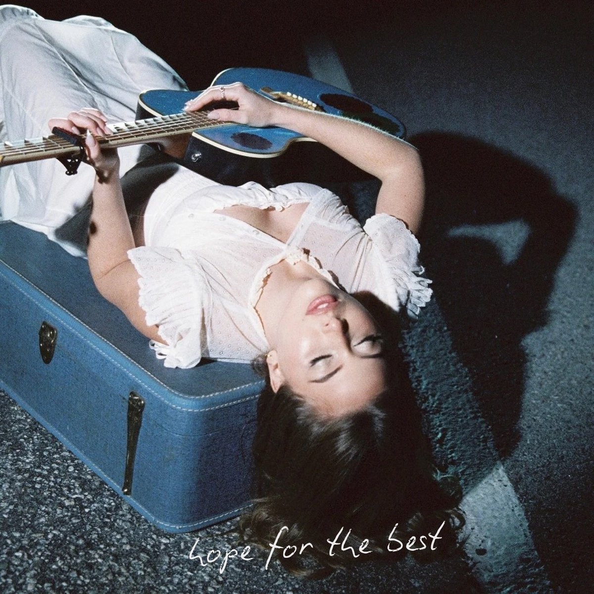 “Hope For The Best” 💐Out Now! Listen Here: nfan.link/hope-for 

It’s for the hopeless romantics who believe in love, even when there are red flags waving you in the face. Instead of facing the truth, you close your eyes, hold on, and HOPE FOR THE BEST 🫣❤️