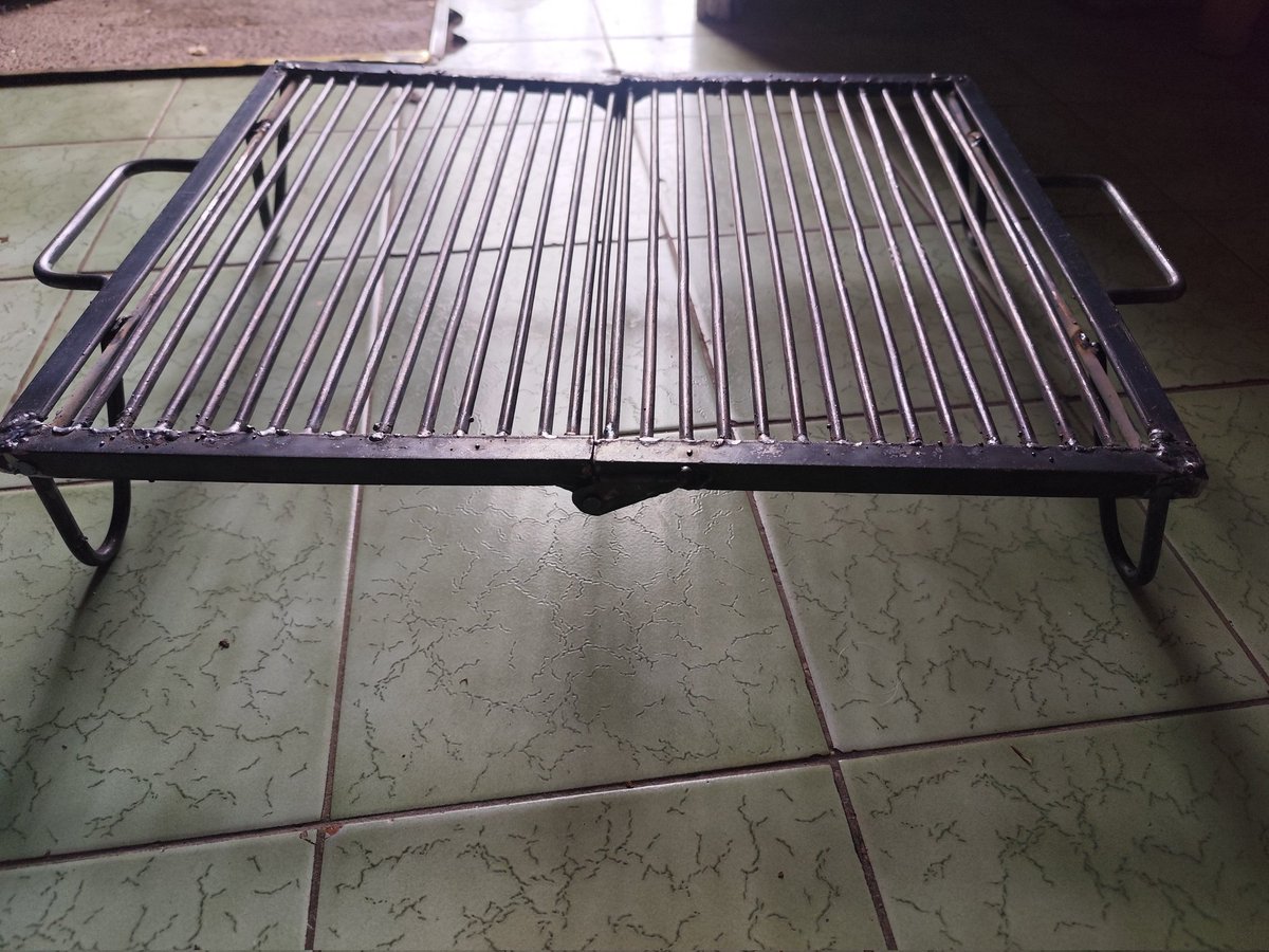 Hijo de Catorce terminó la parrilla en la Técnica.
El me va a salvar si se viene el apocalipsis.