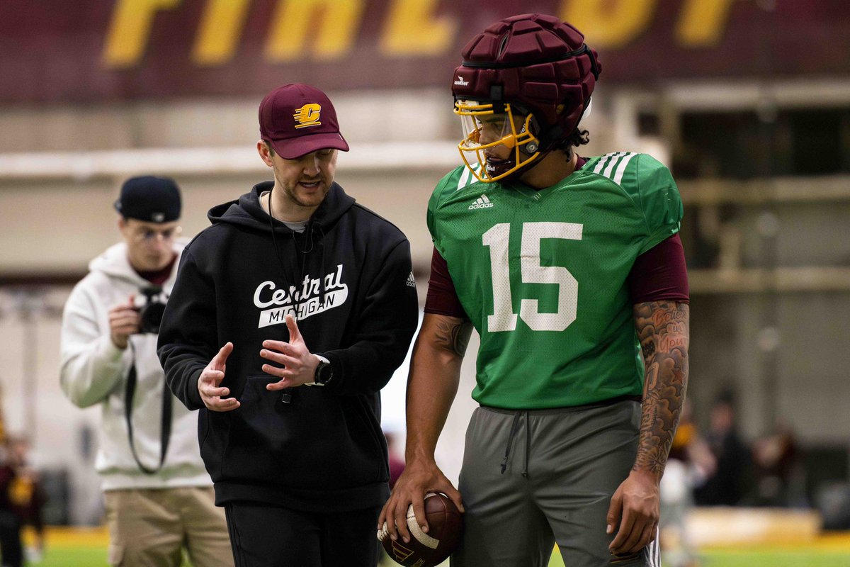 Jacob Sakk (@coachsakk) on Twitter photo Shoutout to one of the most high energy and positive coaches in the game!! <a href="/CoachChapin/">Jim Chapin</a>
-Elite mind that last year had a top 10 offense in the FCS.
-17+ years of coaching experience
-Michigan Native
Get ready for a fast and physical experience on offense!! Shoutout to one of the most high energy and positive coaches in the game!! <a href="/CoachChapin/">Jim Chapin</a>
-Elite mind that last year had a top 10 offense in the FCS.
-17+ years of coaching experience
-Michigan Native
Get ready for a fast and physical experience on offense!!