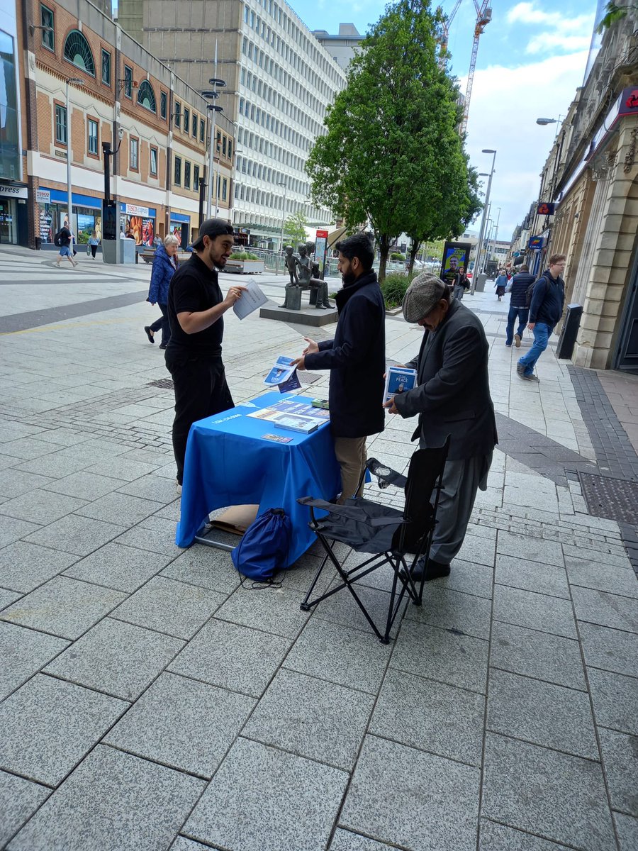 WalesRegion's tweet photo. Majlis Cardiff held a special leafletting door to door campaign today in Newport and Cardiff City Centre. 1250 leaflets on " Peace" were distributed by 10 Ansars and 3 Khudam. It was a very successful Campaign. Special thanks to Murrabi Sahib and also all those who participated. https://t.co/snYcG73G3i