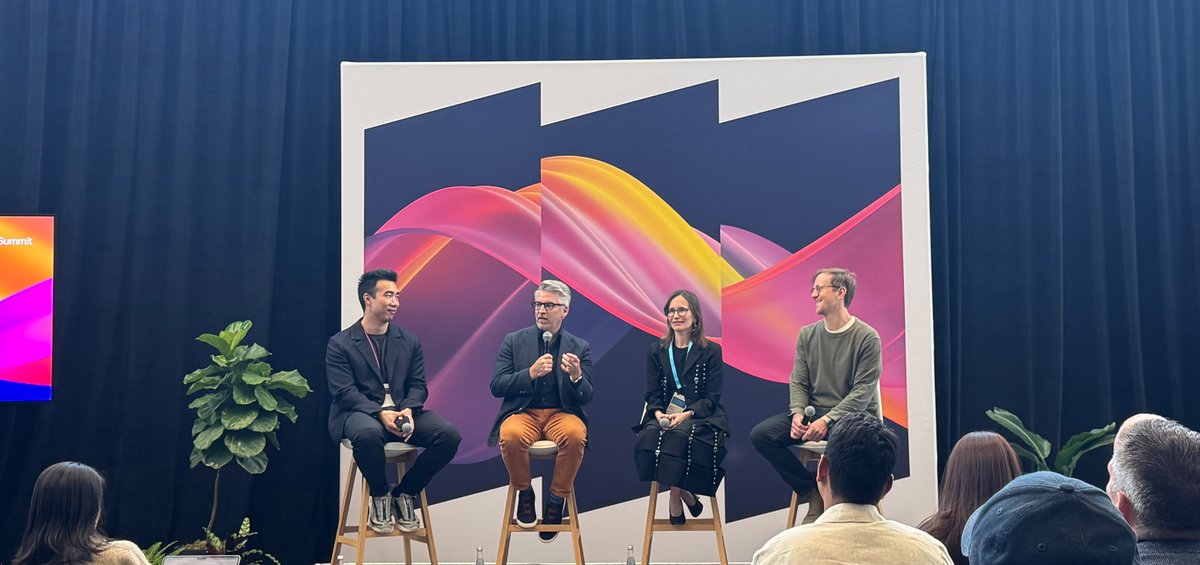 Great chat yesterday at Stripe Sessions moderated by <a href="/matthuang/">Matt Huang</a> with <a href="/zcabrams/">Zach</a> and <a href="/jackiereses/">Jackie Reses</a> celebrating our partnership to enable stablecoin-linked cards.

We see increasing demand, and we’re excited to become the acceptance network for stablecoins.